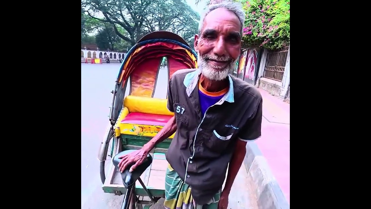 কিছু টাকা দিয়ে বিকাশ করর জন্য বললাম। সততার পুরস্কার। #humanity #help 