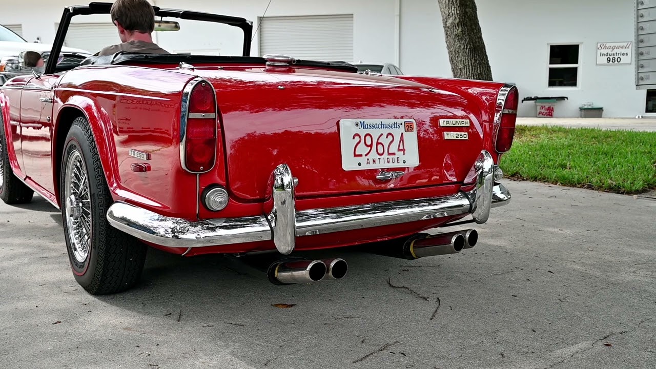 1968 Triumph TR250 start up & revs