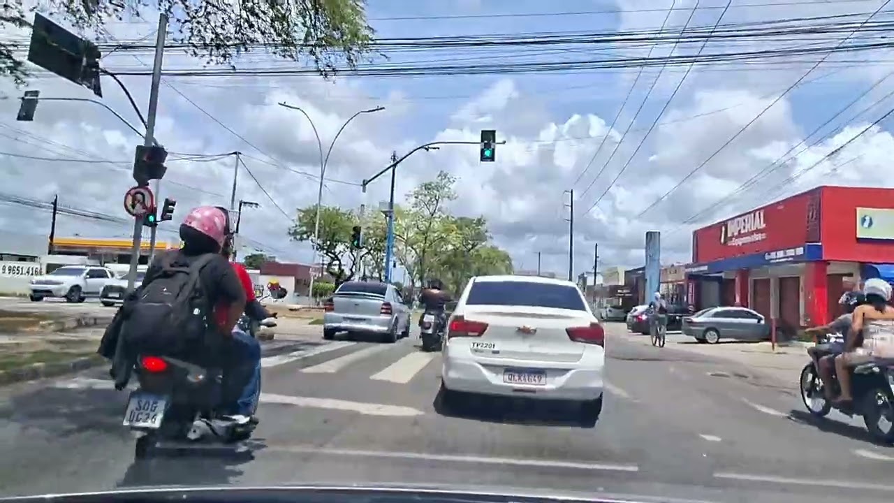 Saindo da Av Recife indo até o final da Av Caxangá Recife PE.