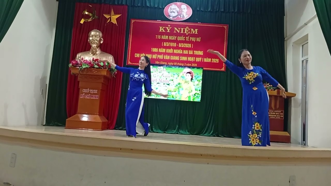 Em là cô gái Việt Nam 