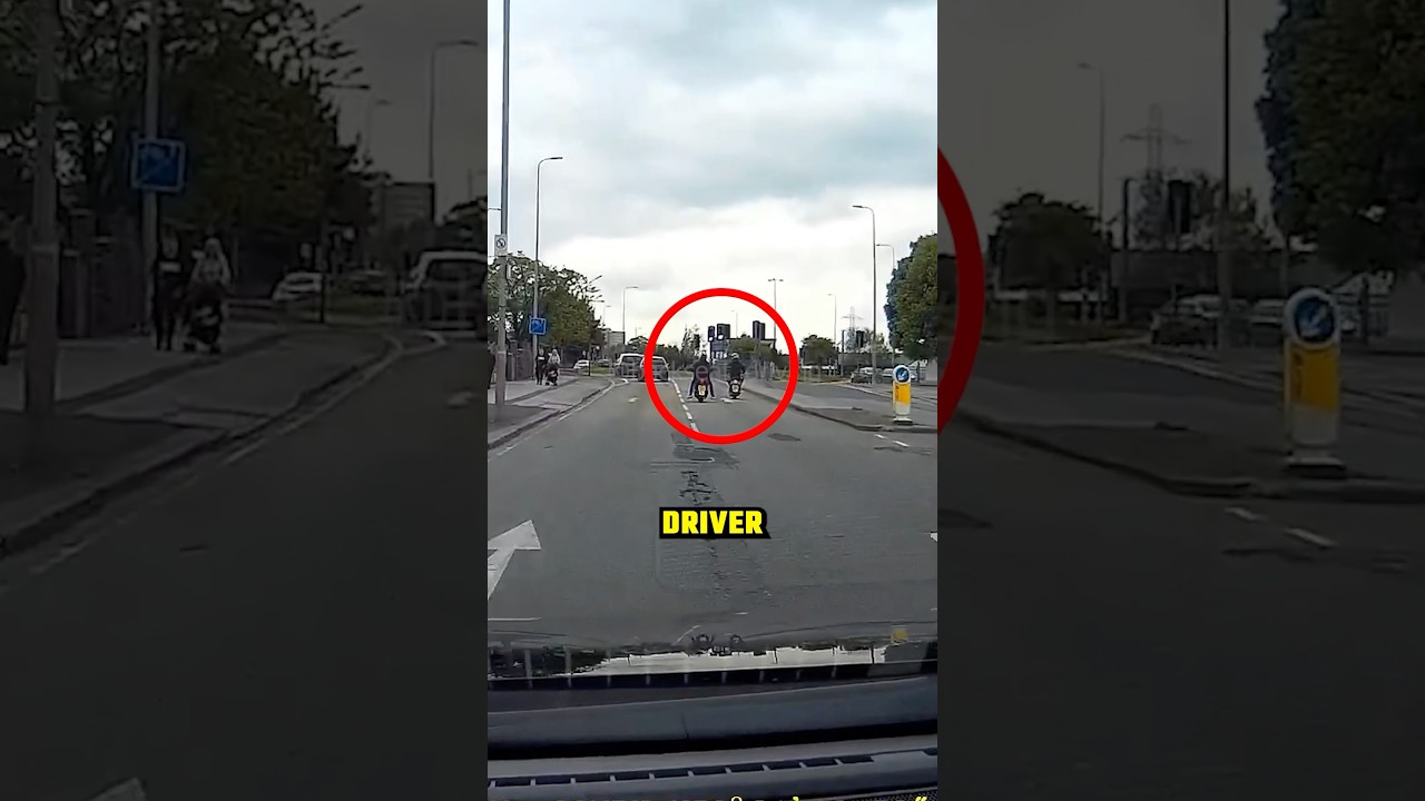 Полицейские под прикрытием на мотоциклах