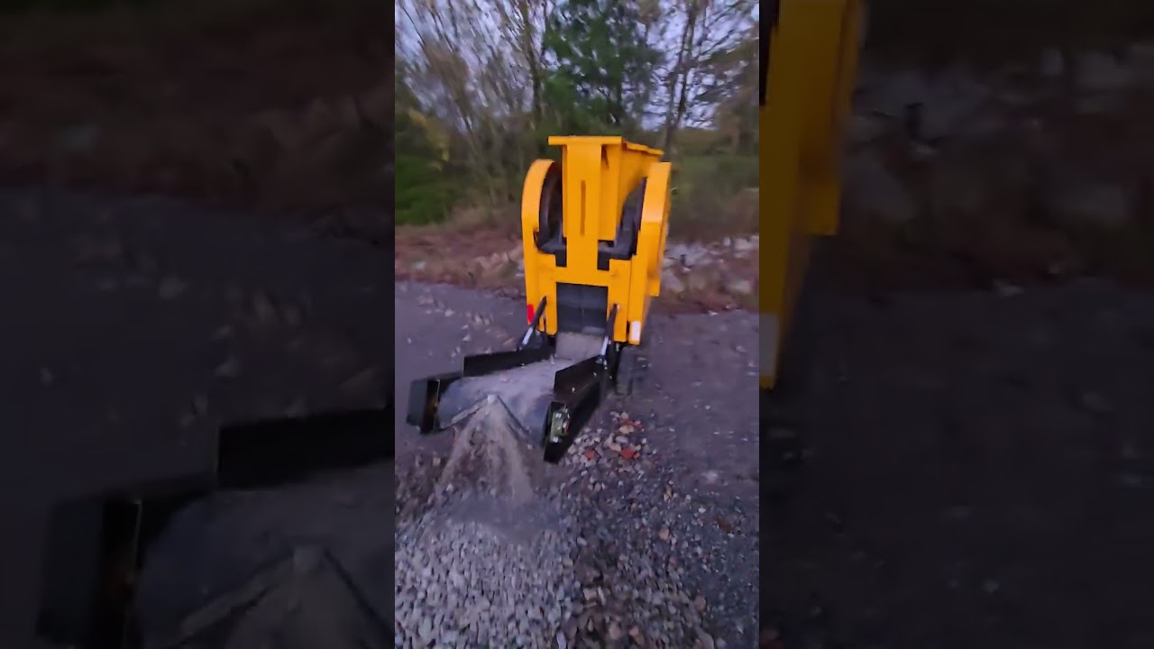 SSJ430 Jaw Crusher - Crushing Concrete