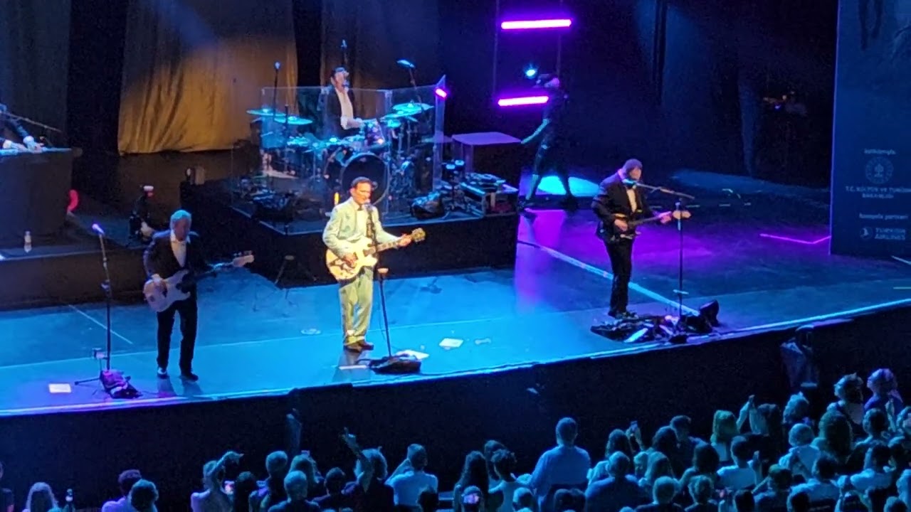 Chris Isaak - Oh, Pretty Woman (Live in Istanbul / 12.07.2024)