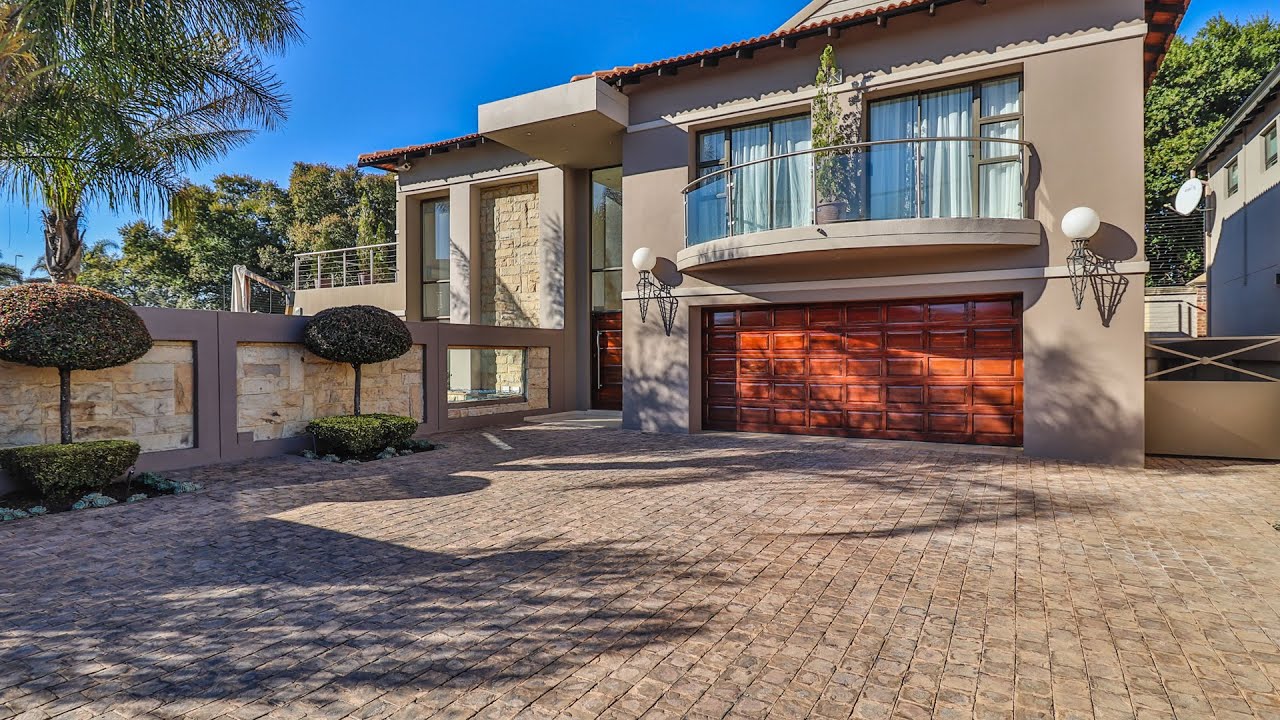 4 Bedroom House For Sale in Sunward Park