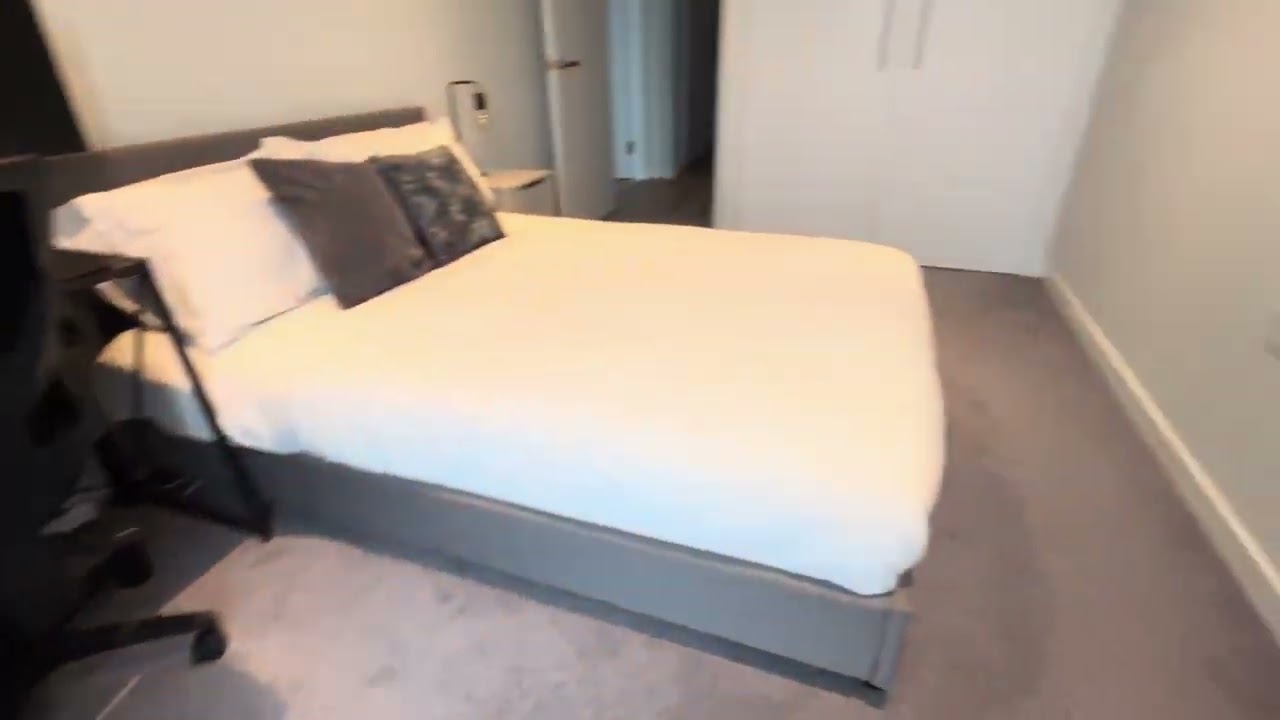 The Gate - 2 bed (19th floor)