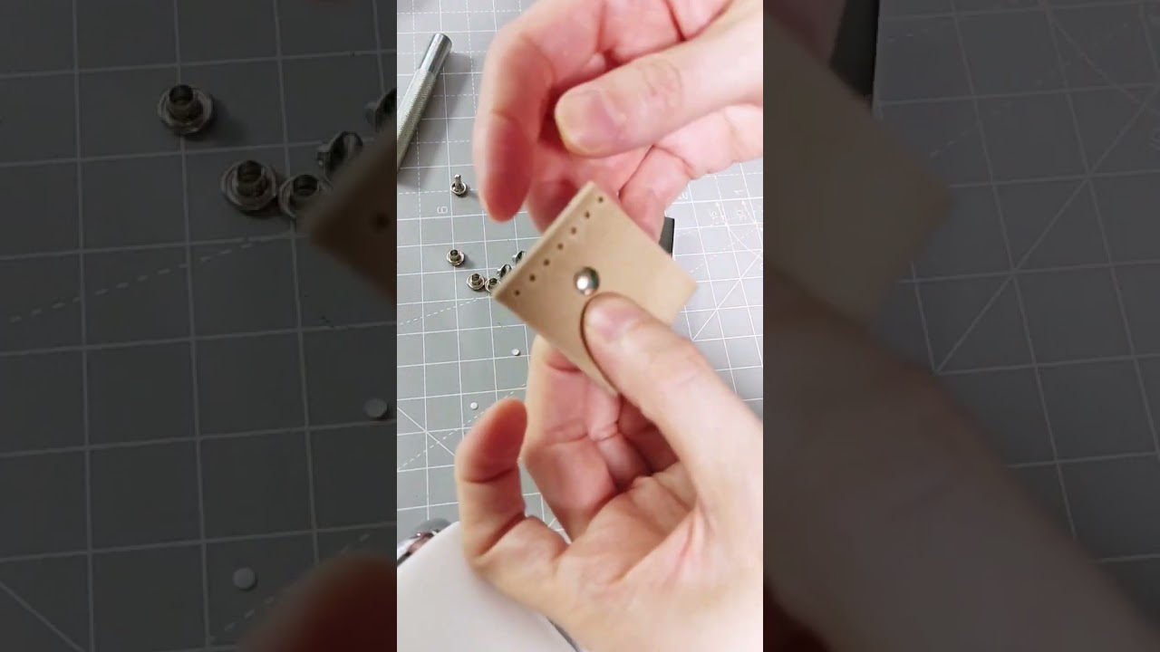 C&oacute;mo colocar remaches en el cuero de forma manual, sin remachadora. #artesaniasencuero #diy