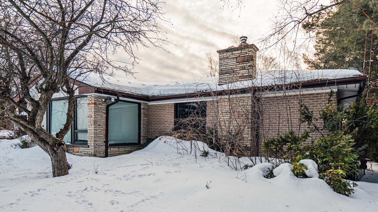 They Just ABANDONED This Extremely Gross 1950 Mid Century Modern Bungalow A Month Ago!