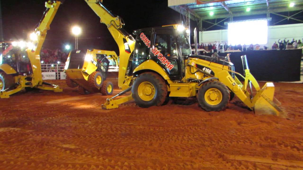 Caterpillar CATERSHOW manobras com mini carregadeiras