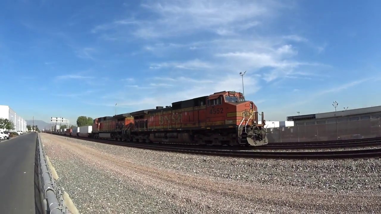ET44C4 leads BNSF intermodal with Very Loud  DPUs