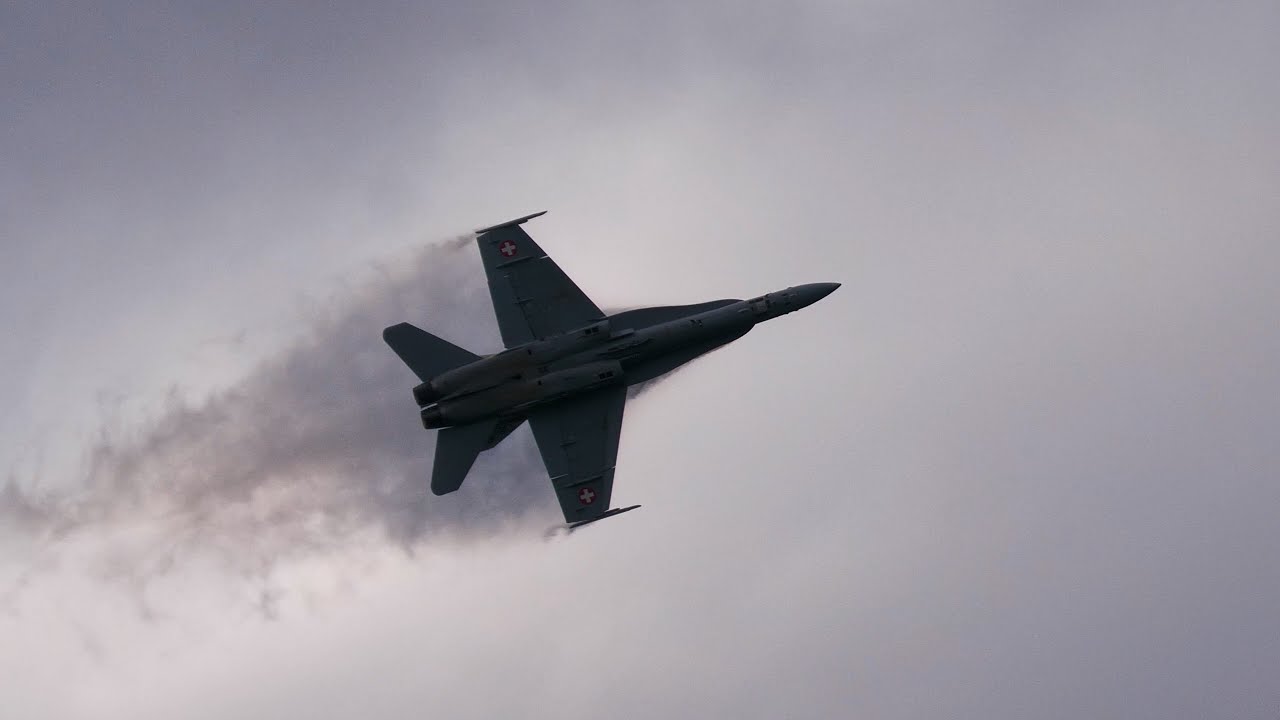 SWISS HORNET DISPLAY TEAM Pilot 