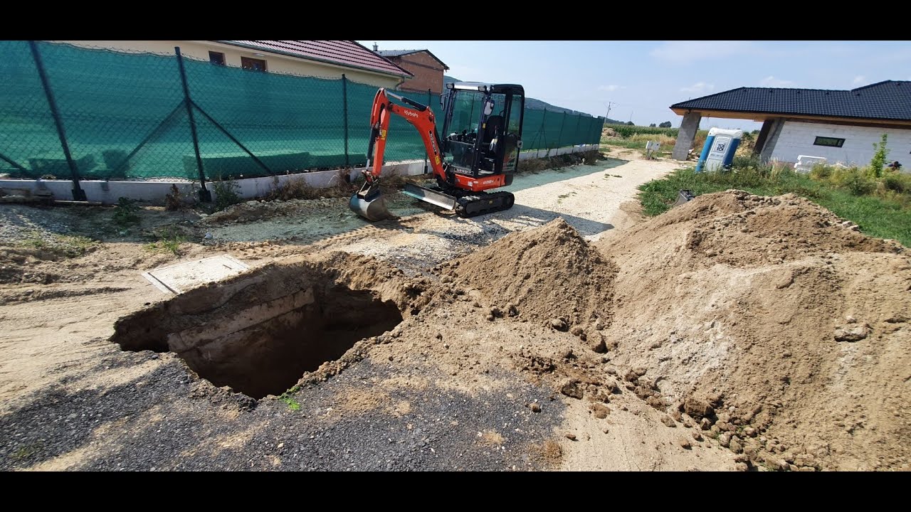 Výkop vodovodnej prípojky | KUBOTA KX018-4