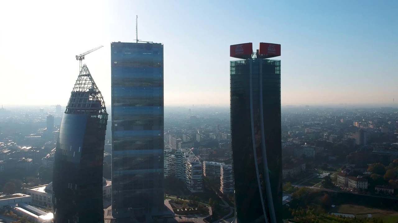 Torre PwC | Ultimo tassello della corona d'acciaio