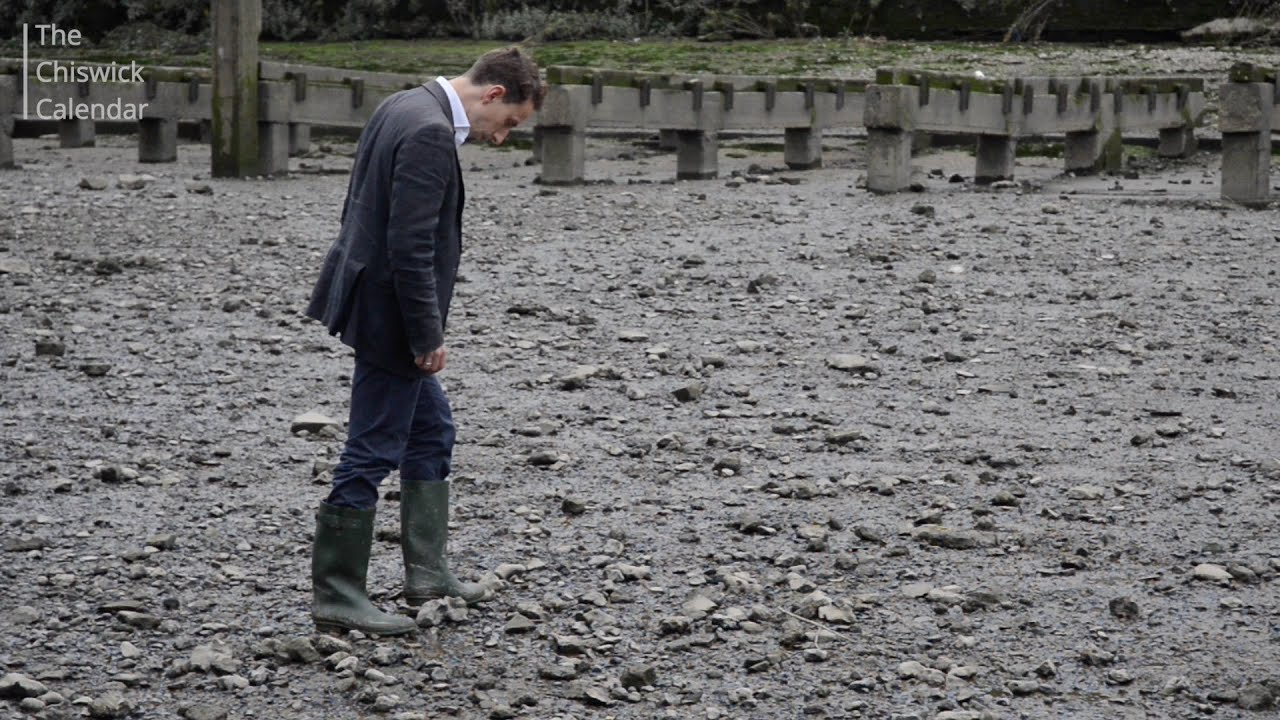 Mudlarking at Strand on the Green with Ted Sandling