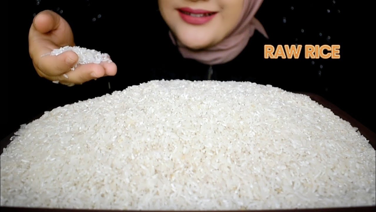 ASMR RAW RICE EATING || RAW RICE || MAKAN BERAS DI NAMPAN PAKE TANGAN ✋✋✋
