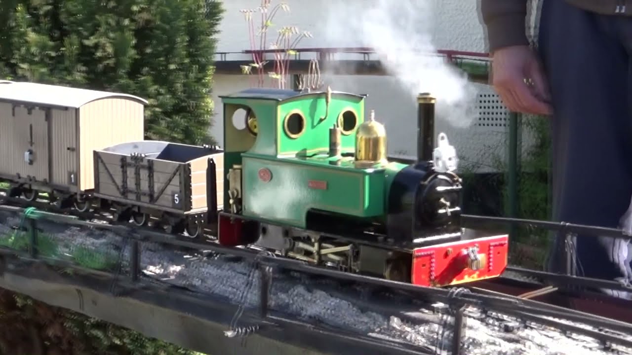 16mm:1ft garden railway battery and steam power