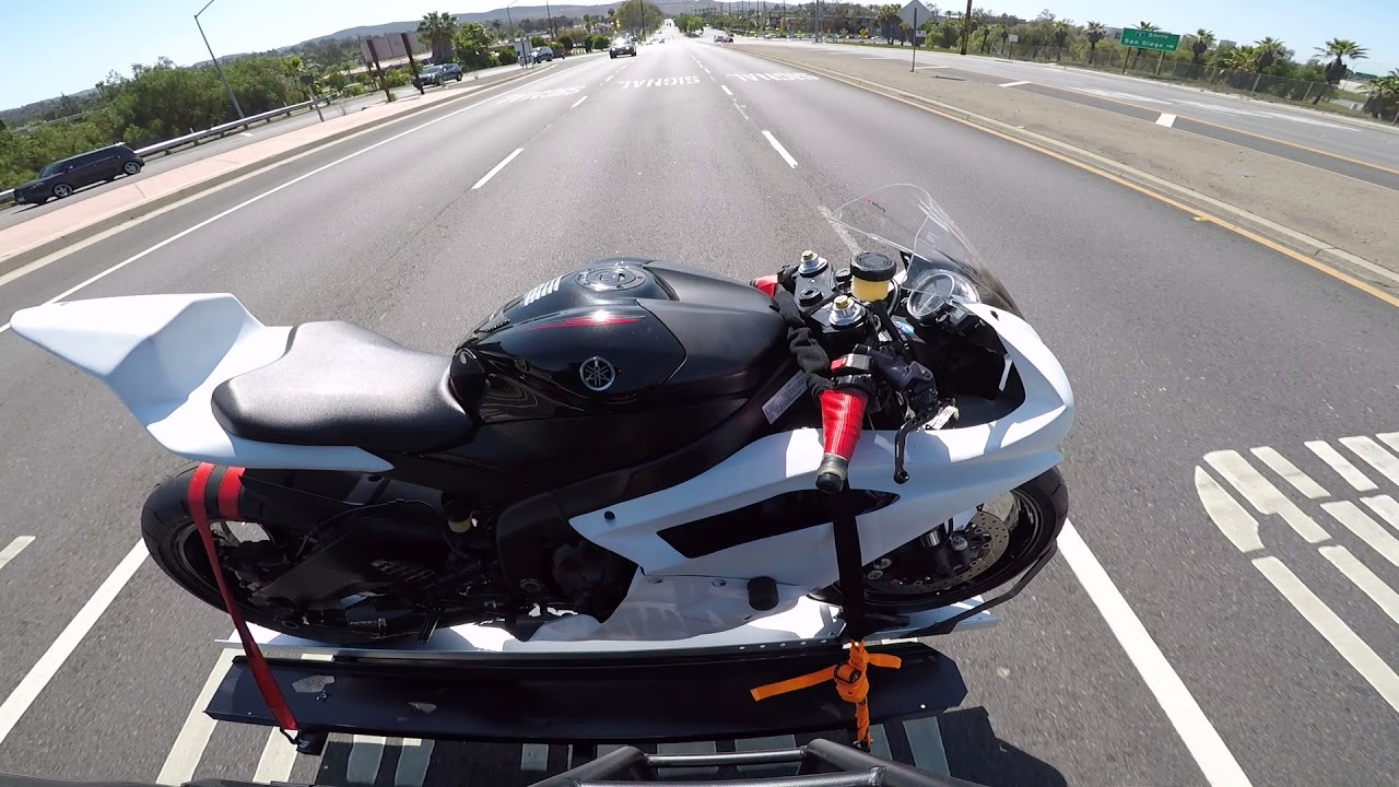 Yamaha R6 on a SMC 600R motorcycle carrier from Discount ramps