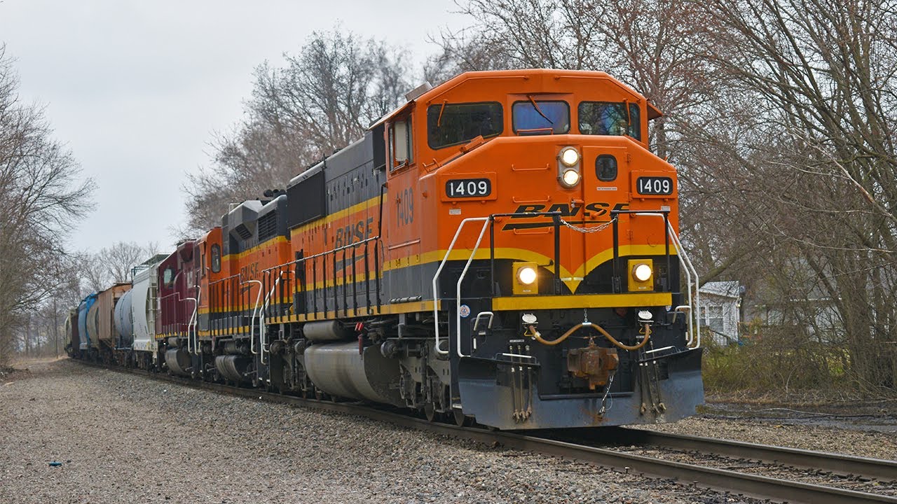 3/10/20 - Former BN SD60M triclops leads BNSF LCHI6571