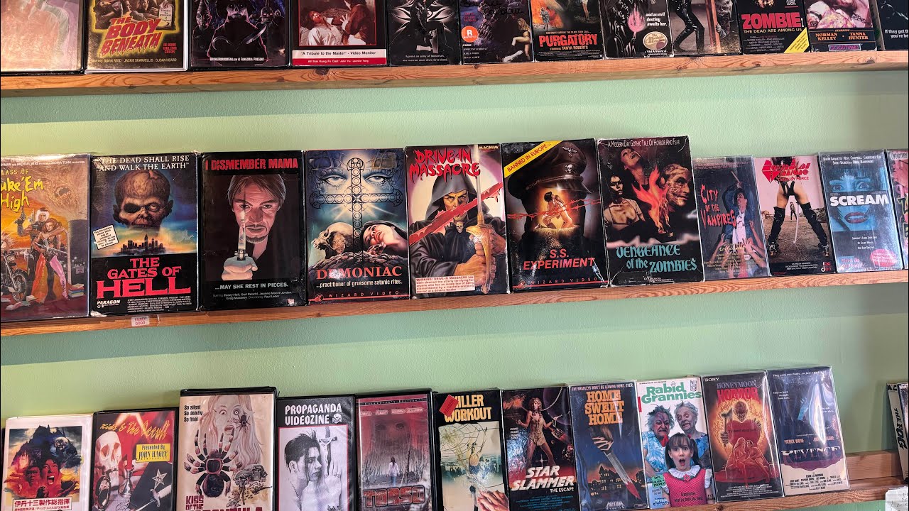 Охота за VHS в Dream Records! Кассеты ужасов с ЭПИЧЕСКИМ саундтреком! Редкие кассеты — Tape Hunters