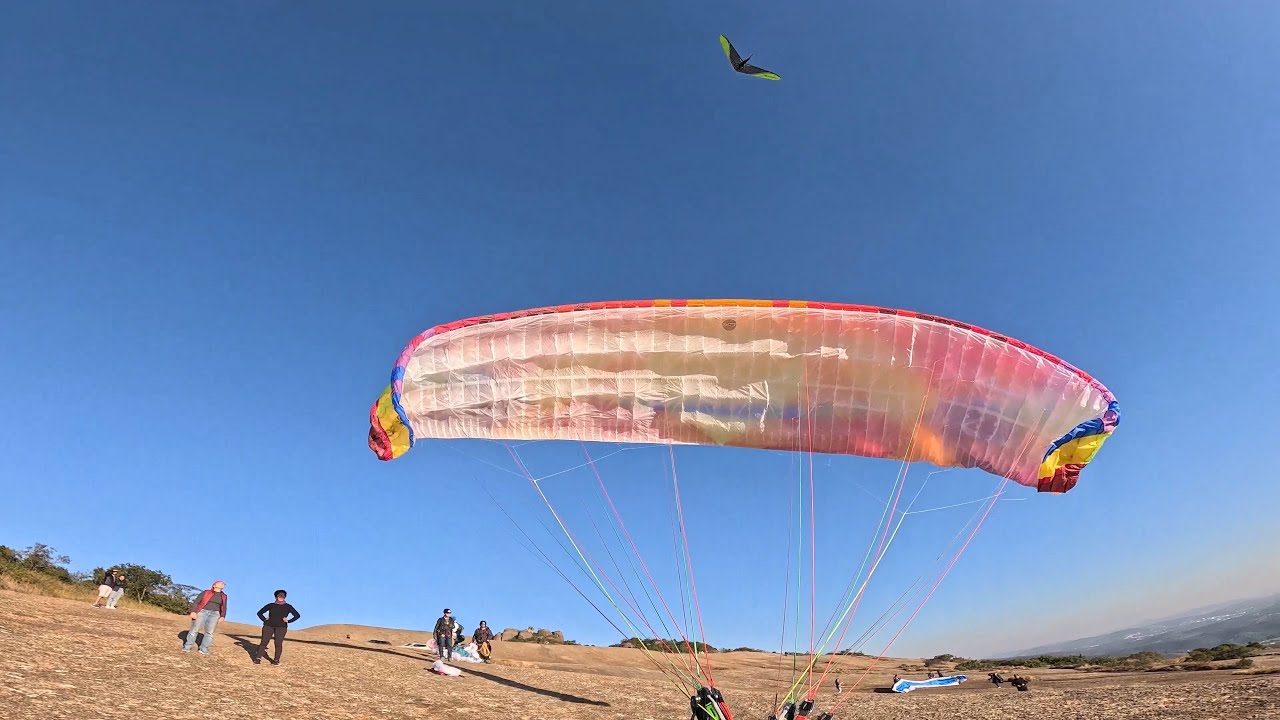 Voo 294 de Parapente IKE Costa - descida acelerada em Atibaia