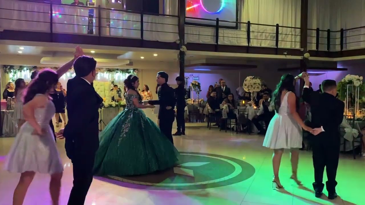 A whole new world - vals de xv años | Gisselle