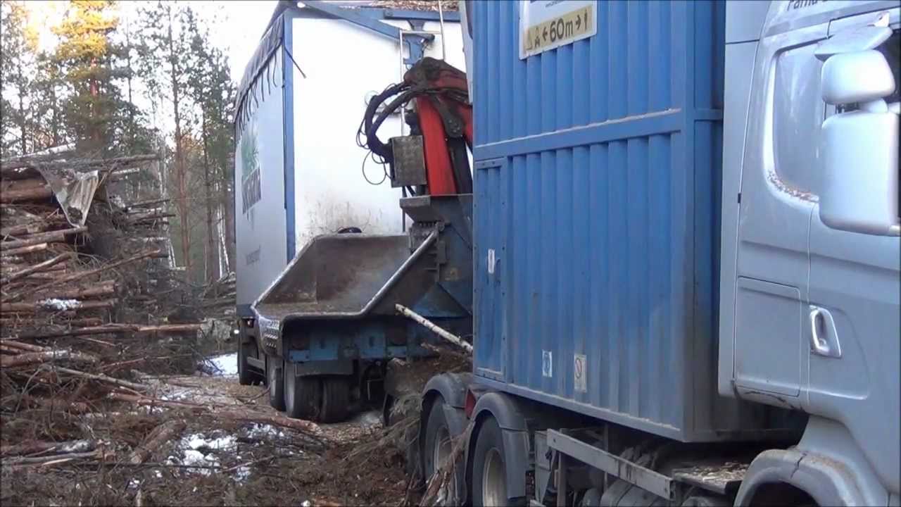 Scania R560 V8 With Bruks Wood Chipper Clip 2