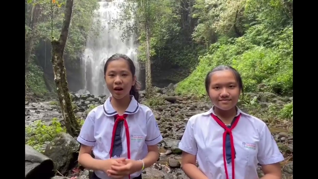 Thuy Giang 7A11 and Hong Quy 7A10, Topic: Luu Ly waterfall