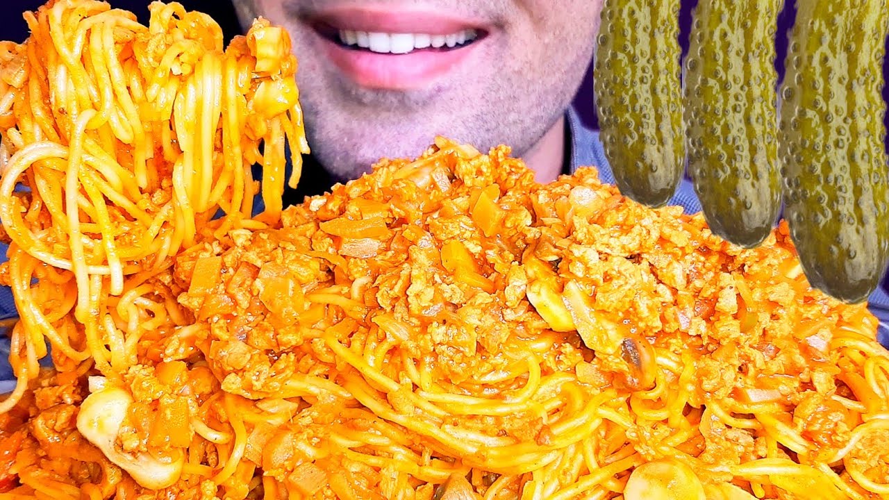 ASMR SPAGHETTI MASHROOM MEAT SAUCE MUKBANG WITH PICKLED CUCUMBER|موکبانگ ماکارونی با سس قارچ و گوشت