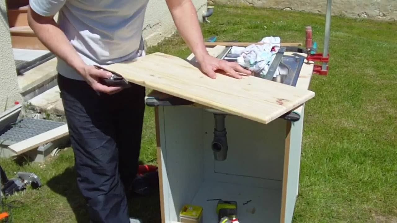 Petit meuble avec cuve inox pour le garage