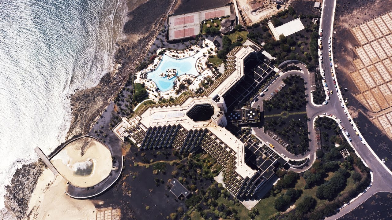 FERNANDO HIGUERAS - HOTEL LAS SALINAS EN COSTA TEGUISE - LANZAROTE. 1973