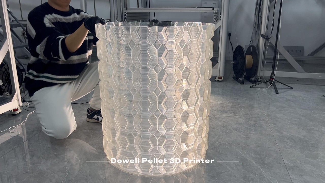 I printed a very beautiful giant vase using a Dowell3D pellet printer. #3dprinter #3dprinting