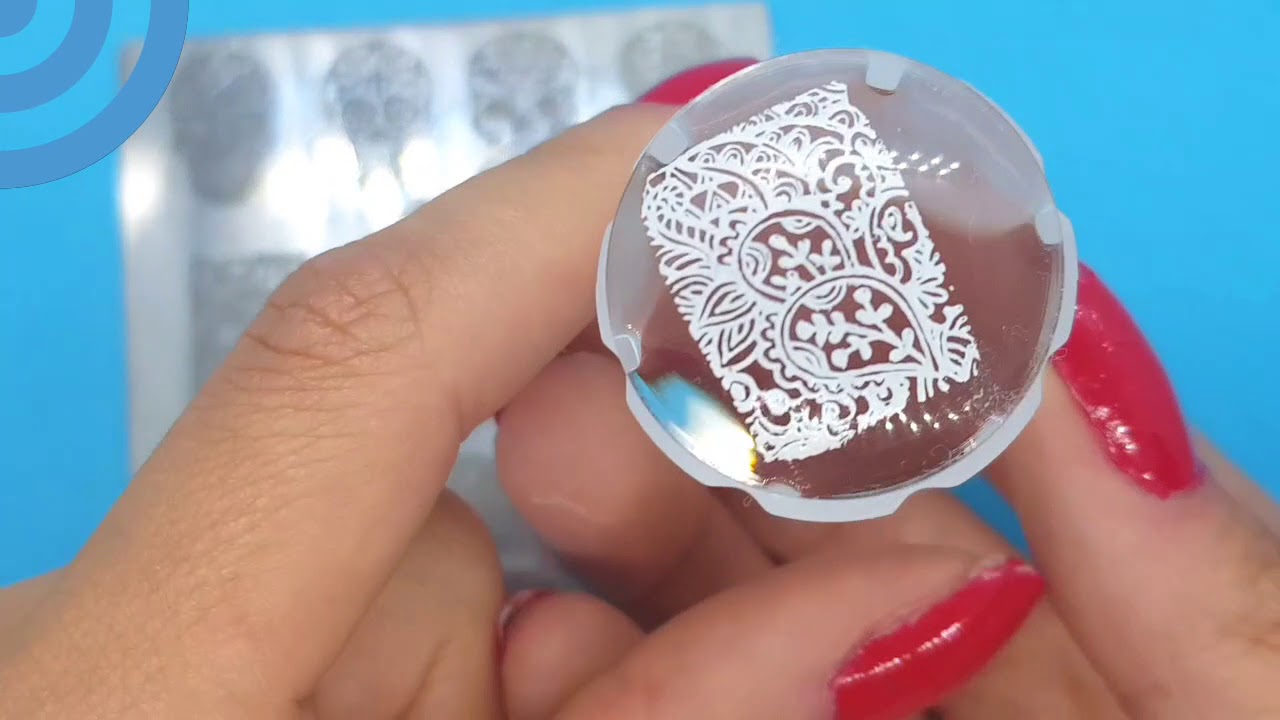 Como carimbar unhas da forma correta?