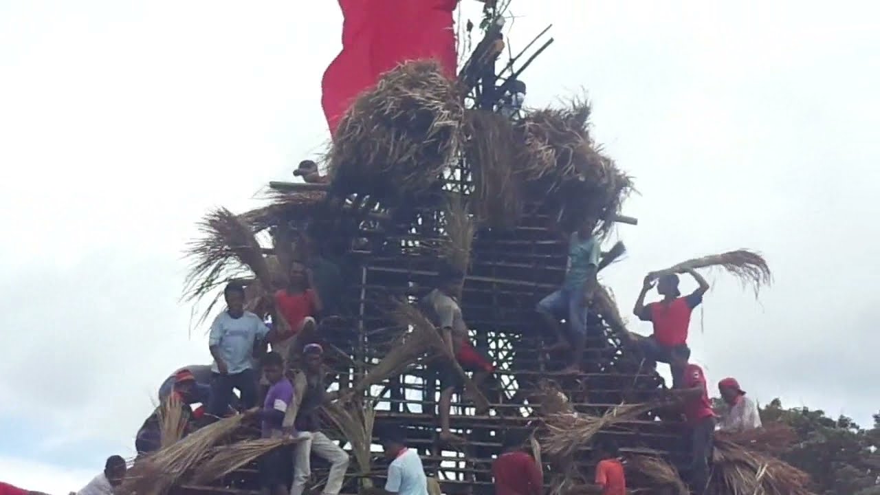 Proses Atap Rumah Adat Jopu Puulele