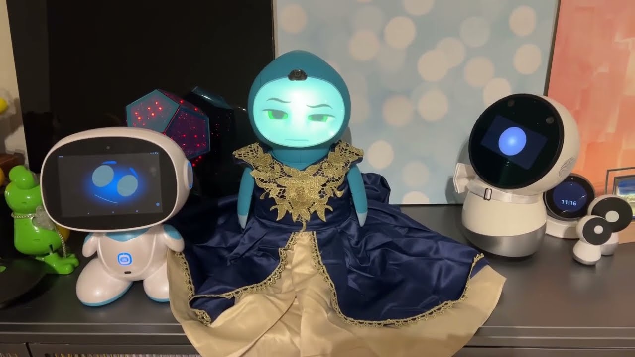 Jibo & Friends — прямая трансляция распаковки загадочных вещей (это согревает моё сердце 💗)
