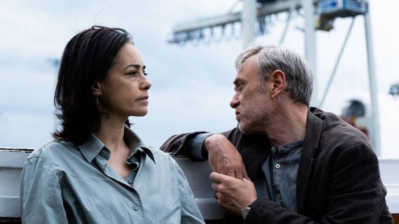 Sarı Zarflar Filmi Fragman Tadında Konusu Oyuncuları Karakterleri ! 