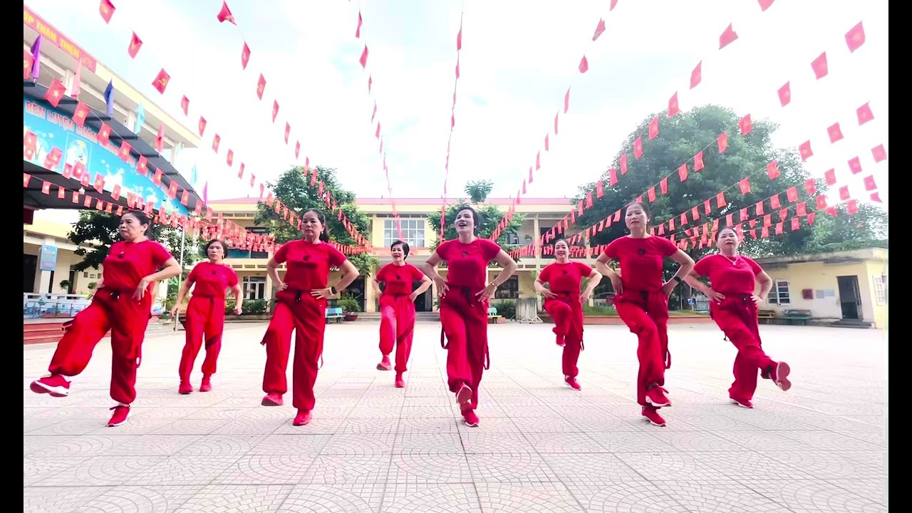  Nhom chào mặt trời Chào mừng ngày Phụ Nữ  Việt Nam. 20-10.  Đừng hỏi em  vì  sao  