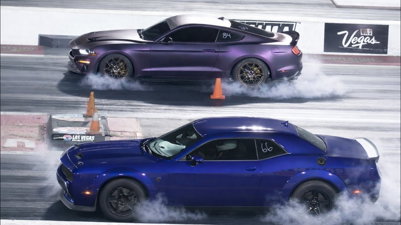 Mustang GT против Hellcat