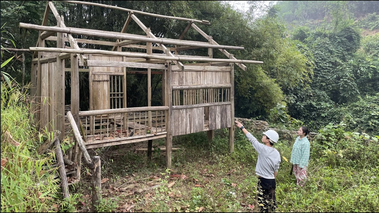 Single mother was confused when returned rich guy old home after many years abroad - Clean up house