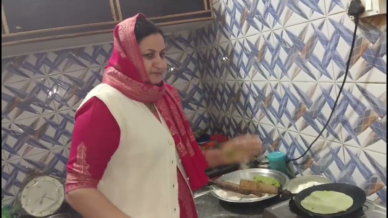 Mummy ne banai methi or bathua ke paraathe