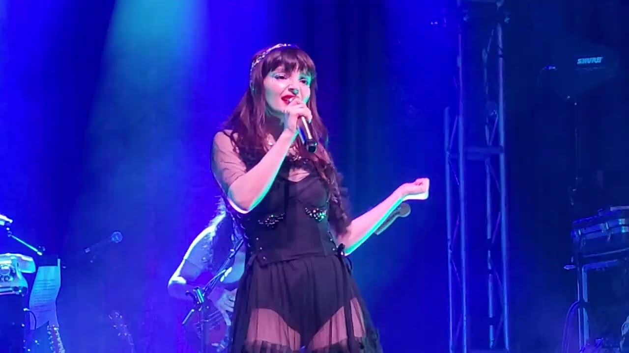 Lauren Mayberry - 
