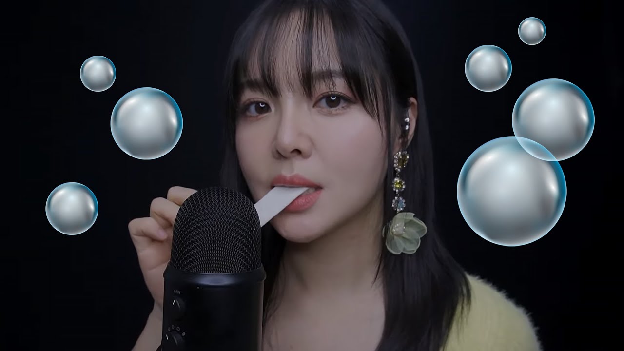 ASMR легкое жевание жвачки с тихим шепотом