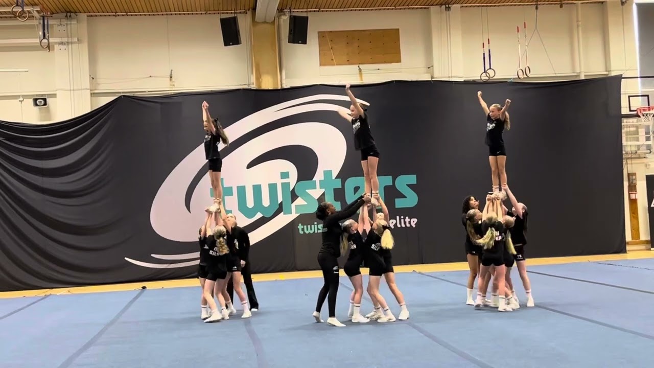 Våruppvisning 2024 - Twisters Cheer Elite - Miniminior Premier aka Miniminior Silver