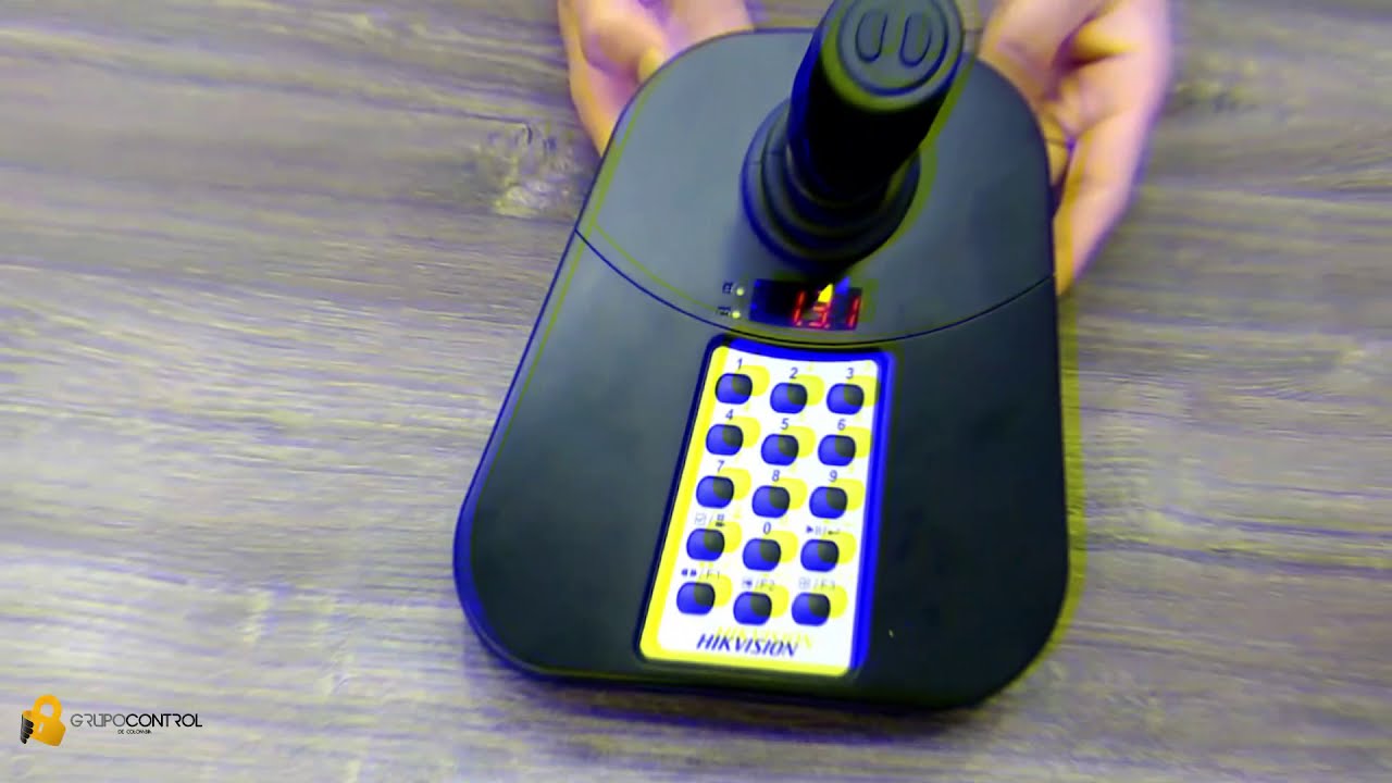 Como configurar una controladora PTZ con el iVMS-4200