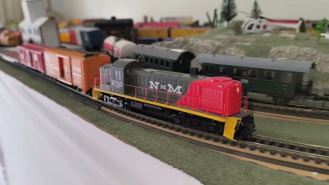 EXHIBICIÓN TEMPORAL DE MAQUETAS DE TRENES A ESCALA EN LEÓN, GTO., MÉXICO.