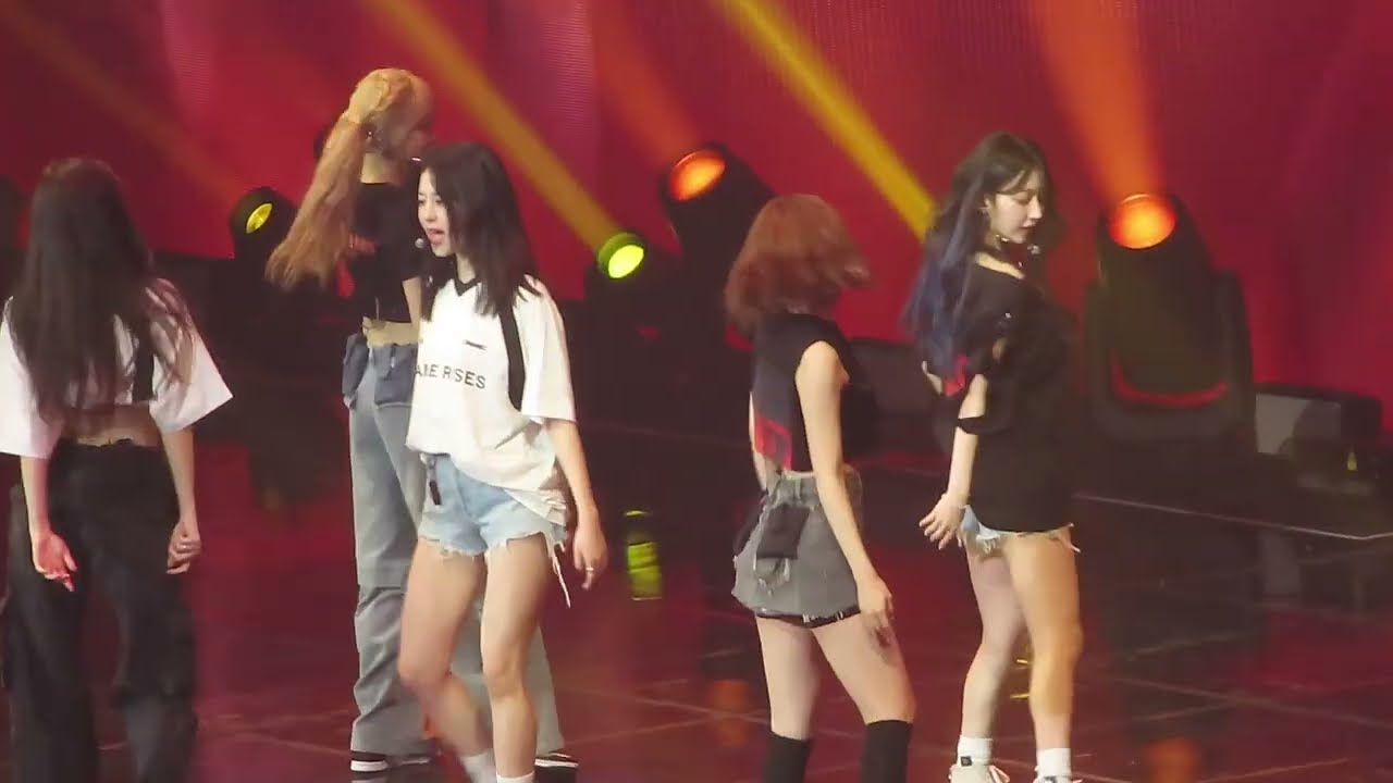 230813 LESSERAFIM TOUR FLAME RISE IN SEOUL-Fire in the belly(타이밍 놓친 채원이)