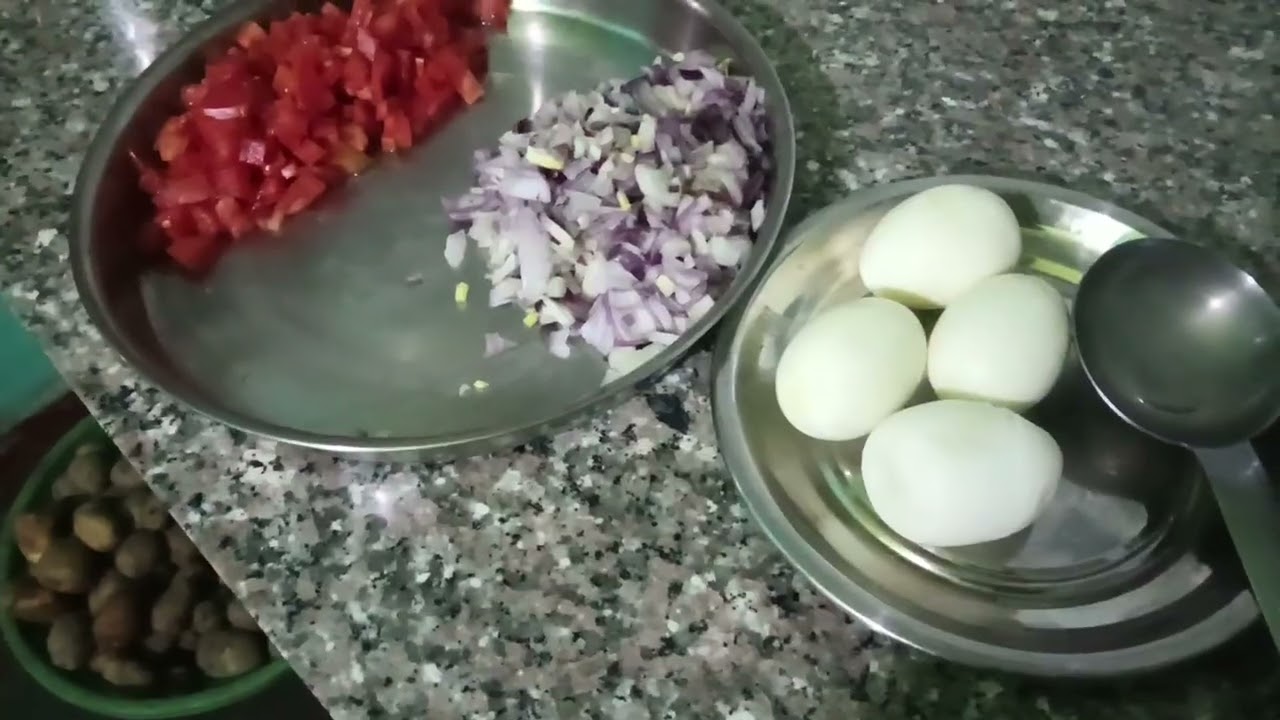 आज मैने अपने लिए अंडा करी बनाया l