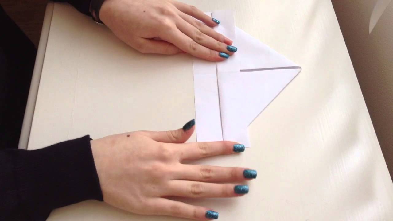Faire un bateau en origami / R&eacute;aliser un bateau en papier