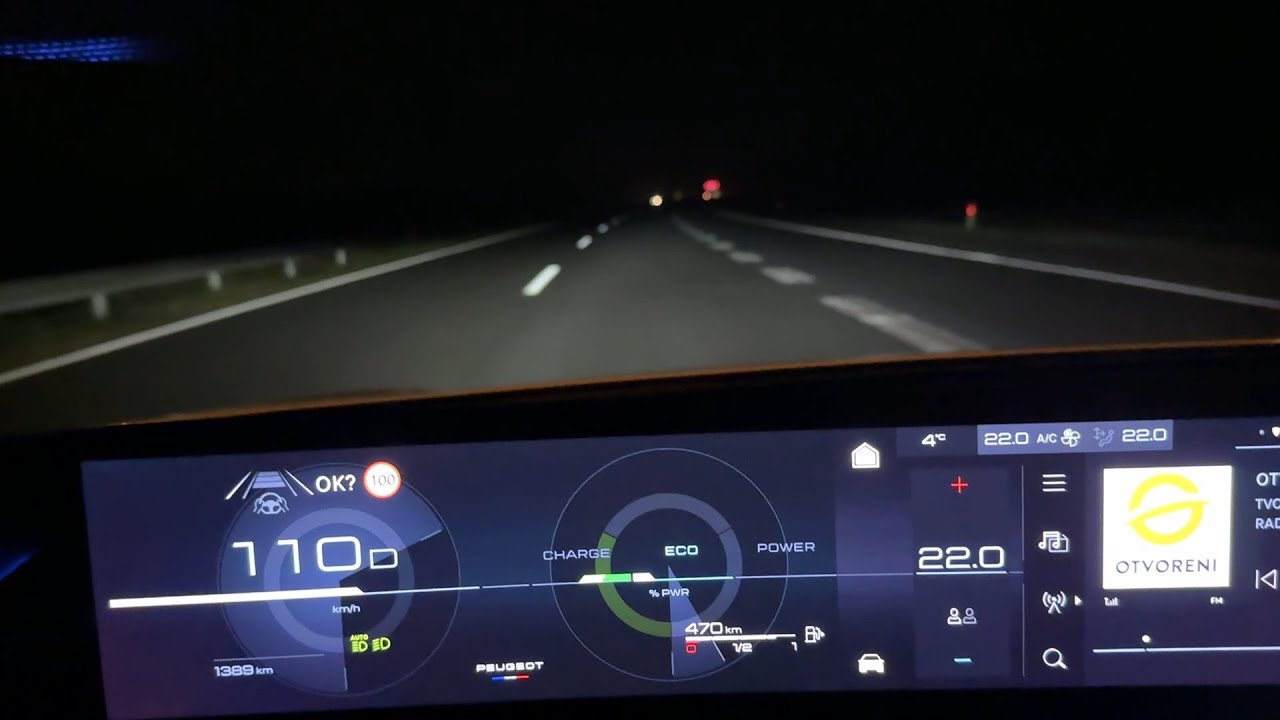 PEUGEOT 5008 48V HYBRID 2025 - PIXEL LED lights test & demonstration on the dark road (& fog)