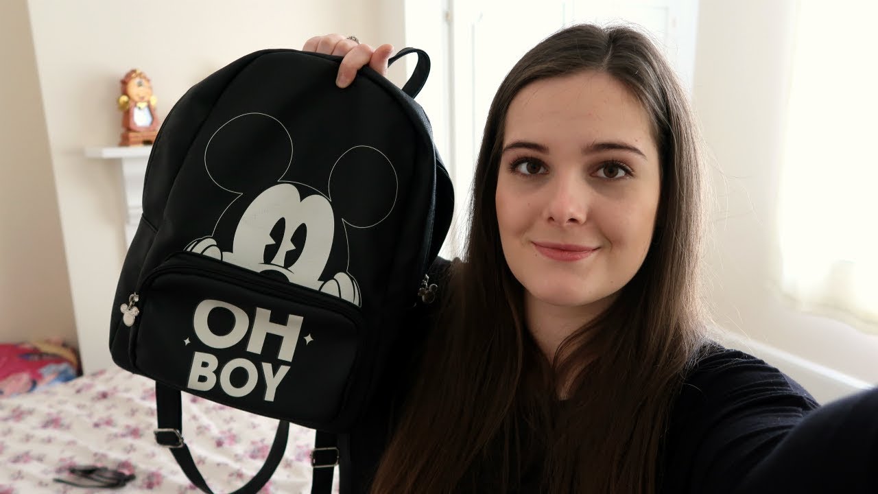 WHAT'S IN MY DISNEY PARK BAG? | WALT DISNEY WORLD EDITION