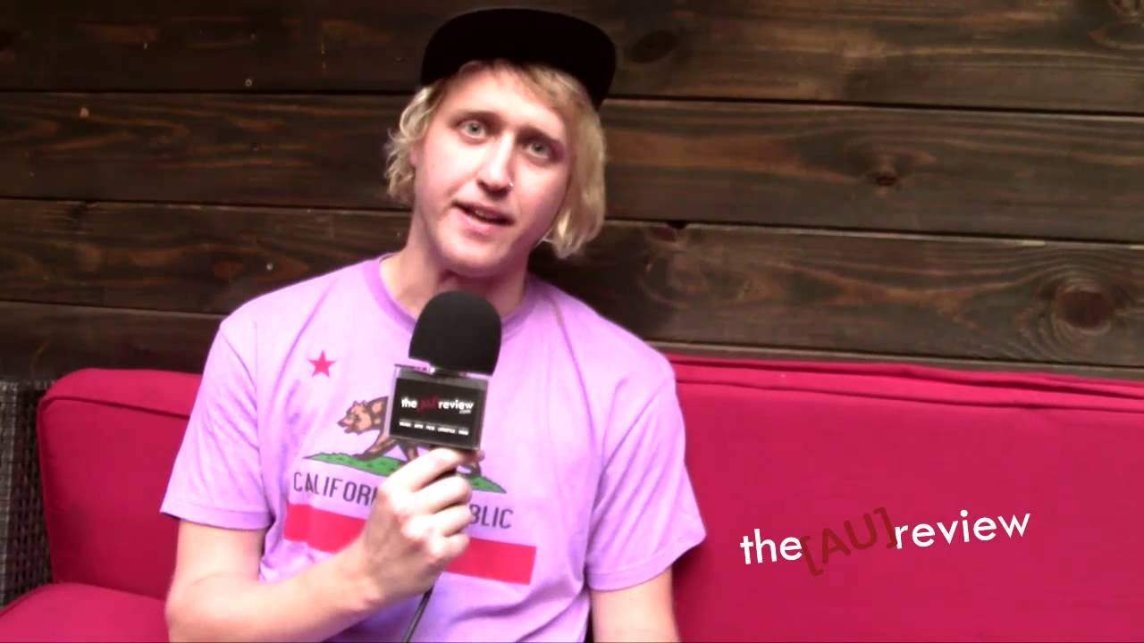 CMJ 2012: Outerwaves at The Aussie BBQ - Interviewed by the AU review.