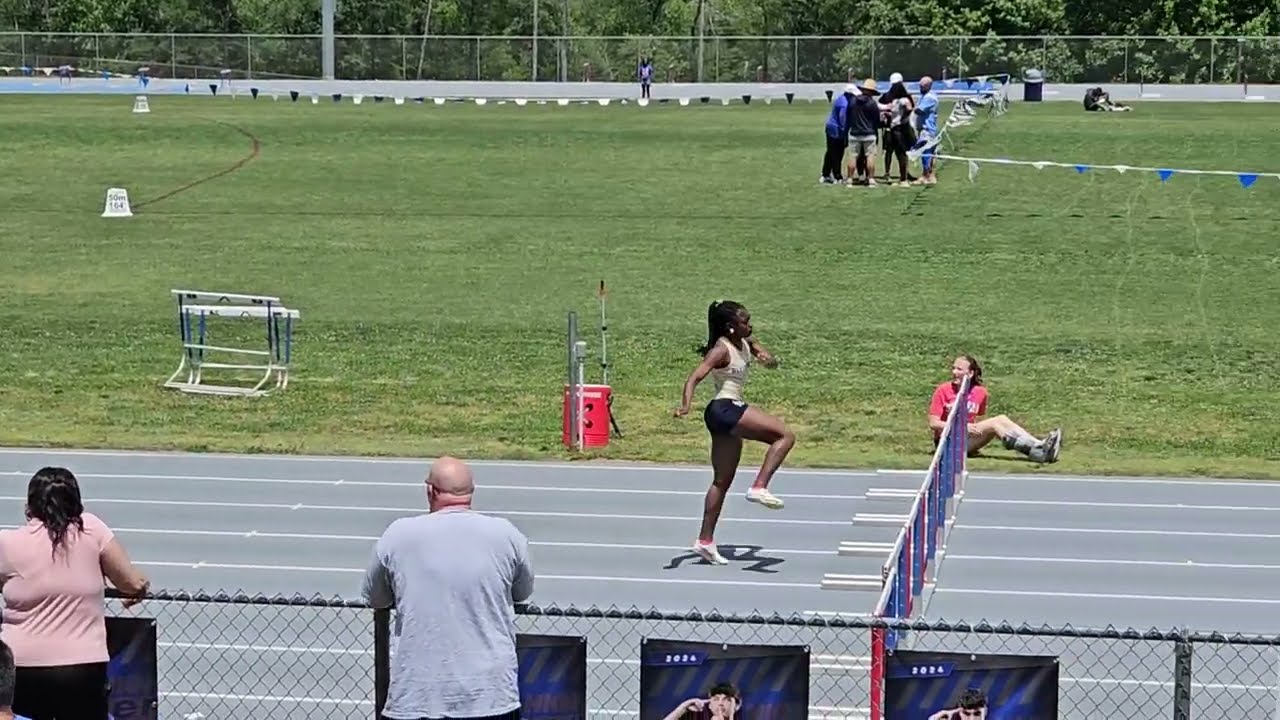 Madison Ross, Freshman c/o '27 Runs 1:05.27 in the 400mh at Upper State